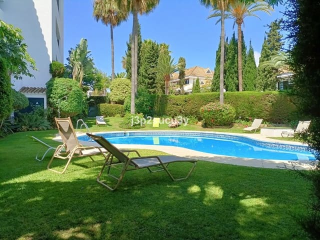 3 sovrum Lägenhet att hyra i San Pedro de Alcantara, Marbella med pool garage - 2 200 € (Ref: 9571452)