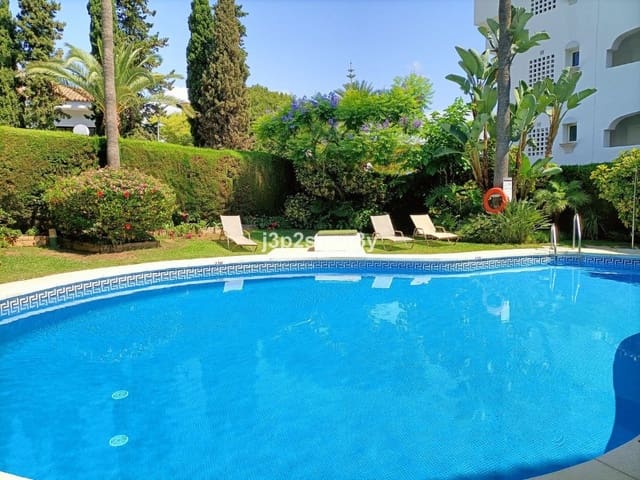 3 sovrum Lägenhet att hyra i San Pedro de Alcantara, Marbella med pool garage - 2 200 € (Ref: 9571452)