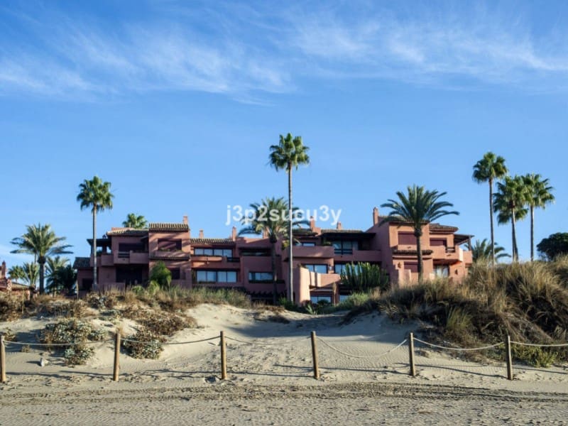 Appartement de 3 chambres à louer à Los Monteros avec piscine garage - 2 200 € (Ref: 9571453)