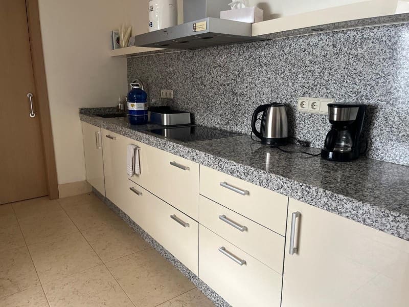 2 quarto Apartamento para arrendar em Marbella com piscina garagem - 2 800 € (Ref: 9571454)