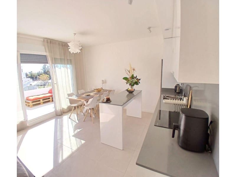 2 slaapkamer Appartement te huur in New Golden Mile met zwembad garage - € 2.500 (Ref: 9571455)