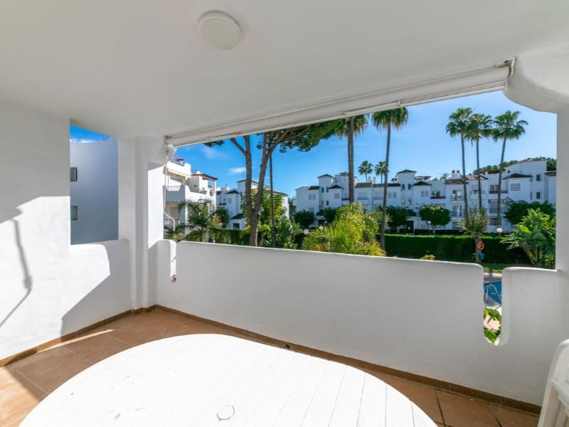 3 bedroom Apartment for rent in Estepona with pool garage - € 1,800 (Ref: 9571458)