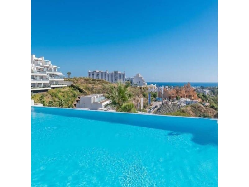 3 sovrum Semi-fristående Villa att hyra i New Golden Mile med pool garage - 3 200 € (Ref: 9571459)