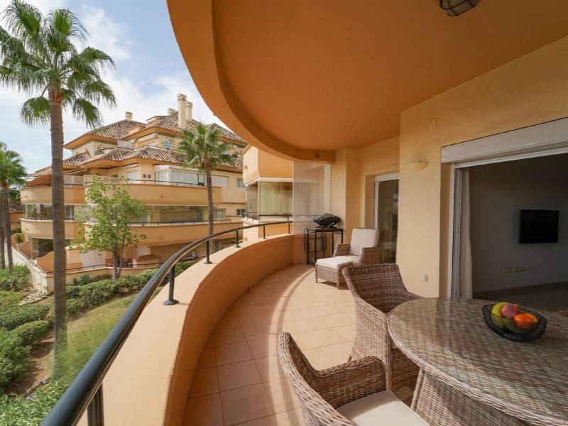 2 bedroom Apartment for rent in Elviria with pool garage - € 2,500 (Ref: 9571461)