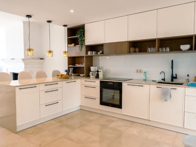 3 sovrum Semi-fristående Villa att hyra i Elviria, Marbella med pool garage - 3 850 € (Ref: 9571464)