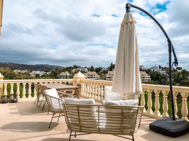 3 sovrum Semi-fristående Villa att hyra i Elviria, Marbella med pool garage - 3 850 € (Ref: 9571464)