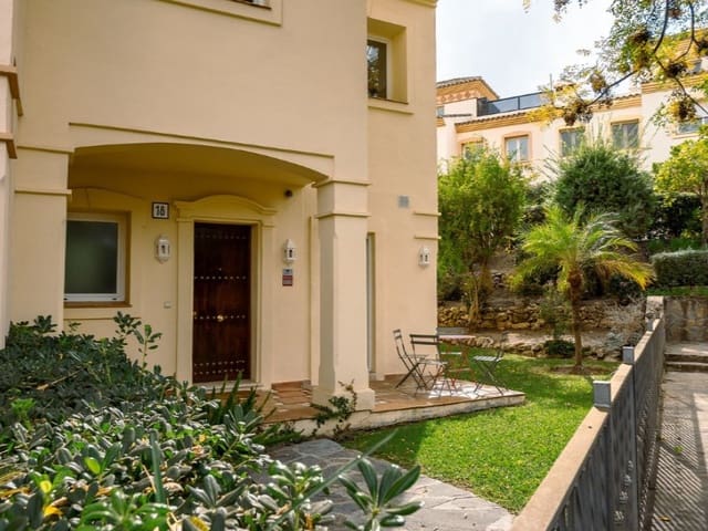 3 sovrum Semi-fristående Villa att hyra i Elviria, Marbella med pool garage - 3 850 € (Ref: 9571464)