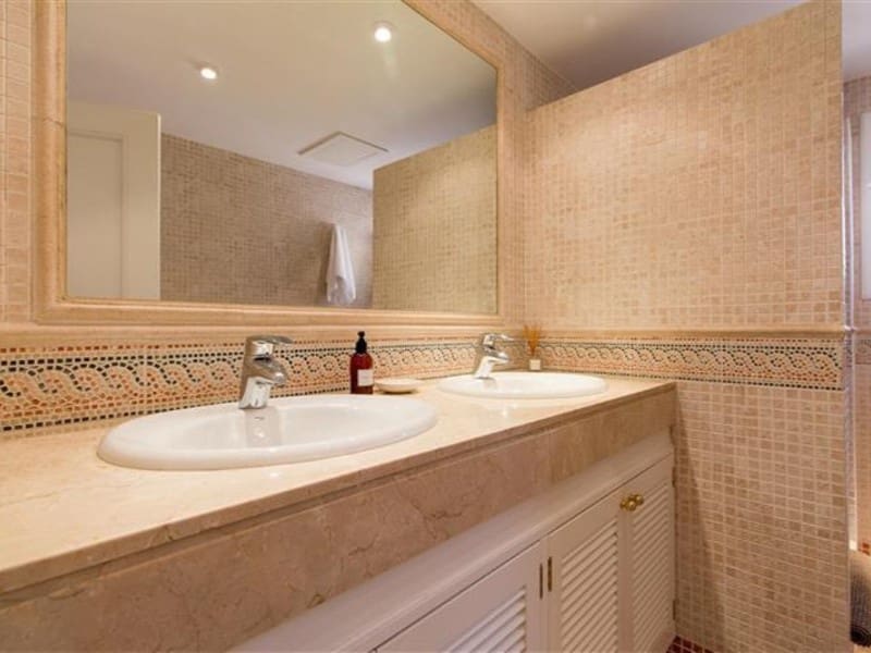 3 bedroom Apartment for rent in Elviria with pool garage - € 2,500 (Ref: 9571467)