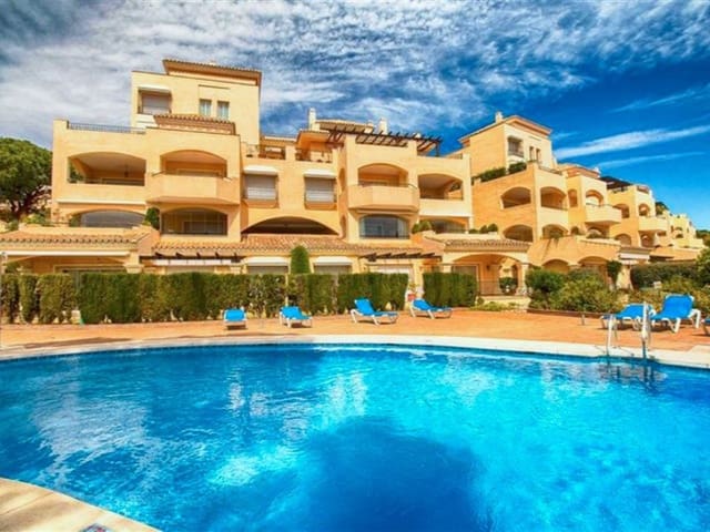 3 bedroom Apartment for rent in Elviria, Marbella with pool garage - € 2,500 (Ref: 9571467)