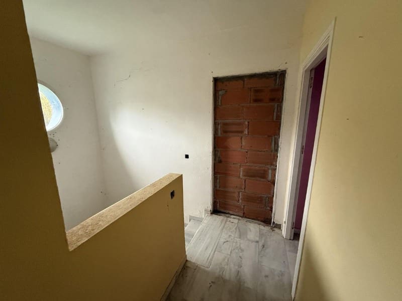 3 Zimmer Villa zu verkaufen in Estepona mit Pool - 650.000 € (Ref: 9574897)