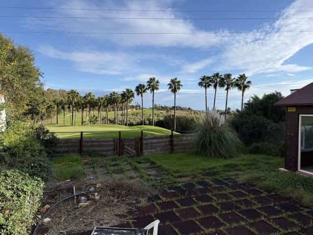 3 Zimmer Villa zu verkaufen in Estepona Golf, Estepona mit Pool - 650.000 € (Ref: 9574897)