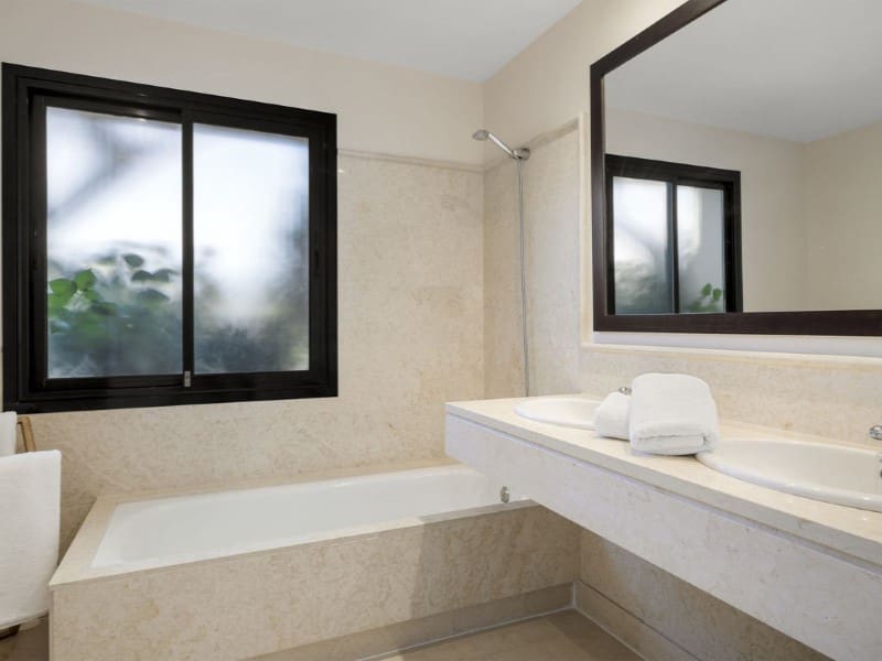 2 quarto Apartamento para venda em Benahavis com piscina - 549 500 € (Ref: 9574898)