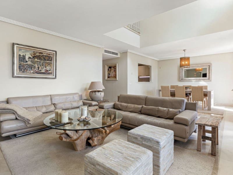 4 Zimmer Villa zu verkaufen in Benahavis mit Pool - 1.050.000 € (Ref: 9574899)