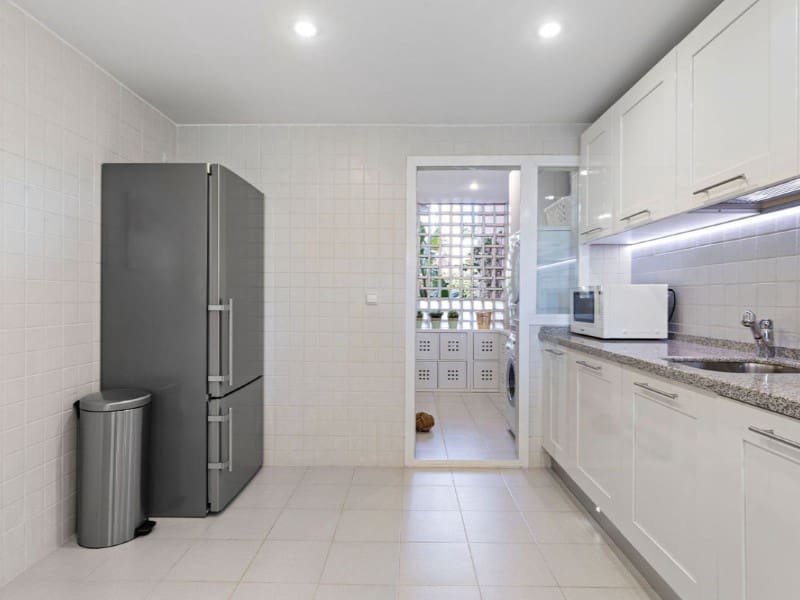 4 Zimmer Villa zu verkaufen in Benahavis mit Pool - 1.050.000 € (Ref: 9574899)