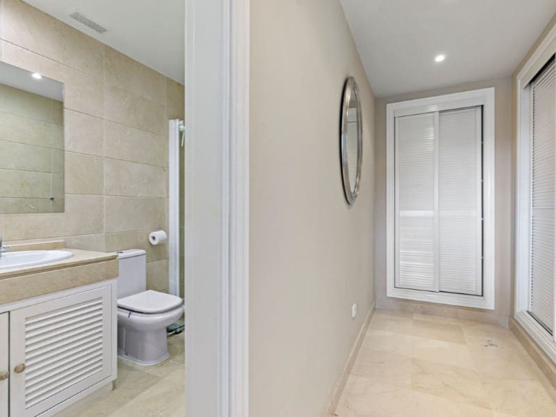 4 Zimmer Villa zu verkaufen in Benahavis mit Pool - 1.050.000 € (Ref: 9574899)