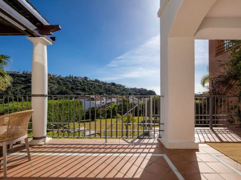 4 Zimmer Villa zu verkaufen in Benahavis mit Pool - 1.050.000 € (Ref: 9574899)