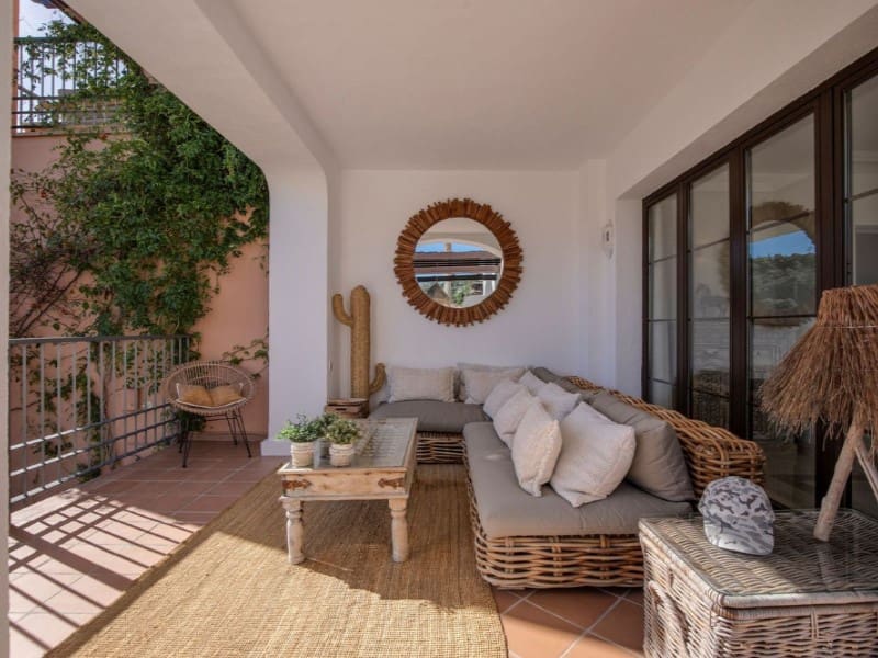 4 Zimmer Villa zu verkaufen in Benahavis mit Pool - 1.050.000 € (Ref: 9574899)