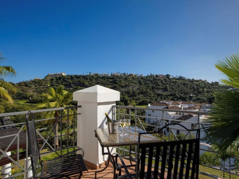 4 Zimmer Villa zu verkaufen in Benahavis mit Pool - 1.050.000 € (Ref: 9574899)