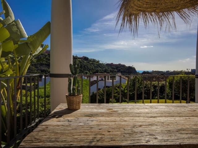 4 Zimmer Villa zu verkaufen in Los Arqueros - Puerto del Almendro, Benahavís mit Pool - 1.050.000 € (Ref: 9574899)