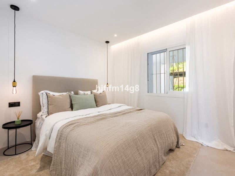 3 quarto Apartamento para venda em La Quinta com piscina - 649 000 € (Ref: 9574902)