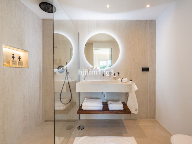 3 quarto Apartamento para venda em La Quinta com piscina - 649 000 € (Ref: 9574902)