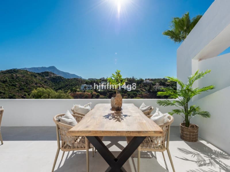 3 quarto Apartamento para venda em La Quinta com piscina - 649 000 € (Ref: 9574902)