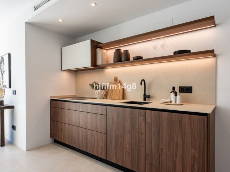 3 quarto Apartamento para venda em La Quinta com piscina - 649 000 € (Ref: 9574902)