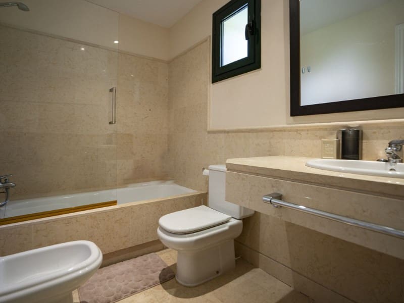 3 chambre Appartement à vendre à Benahavis avec piscine garage - 1 200 000 € (Ref: 9574904)