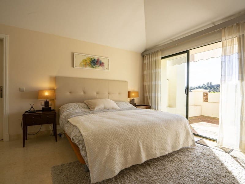 3 chambre Appartement à vendre à Benahavis avec piscine garage - 1 200 000 € (Ref: 9574904)