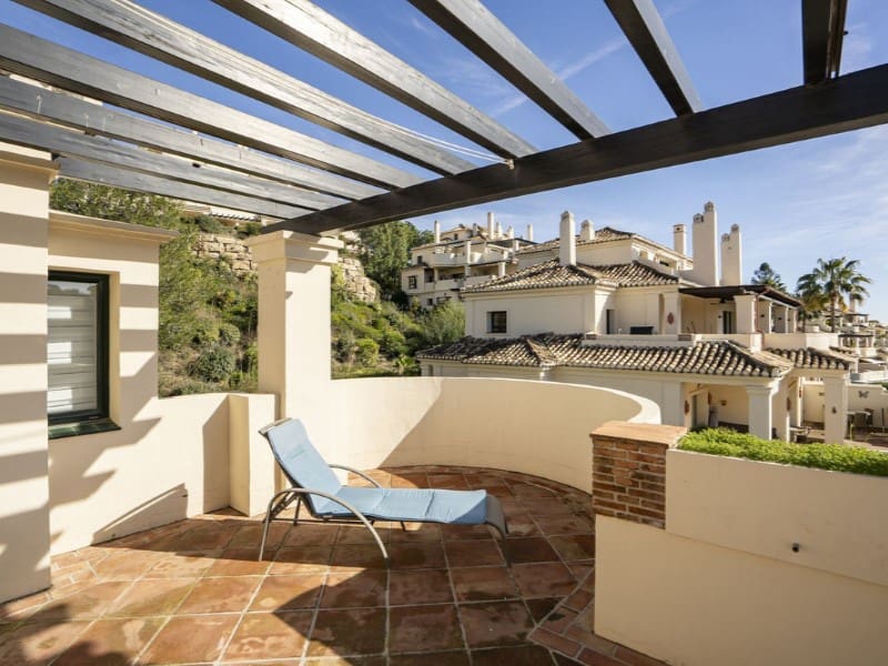 3 chambre Appartement à vendre à Benahavis avec piscine garage - 1 200 000 € (Ref: 9574904)
