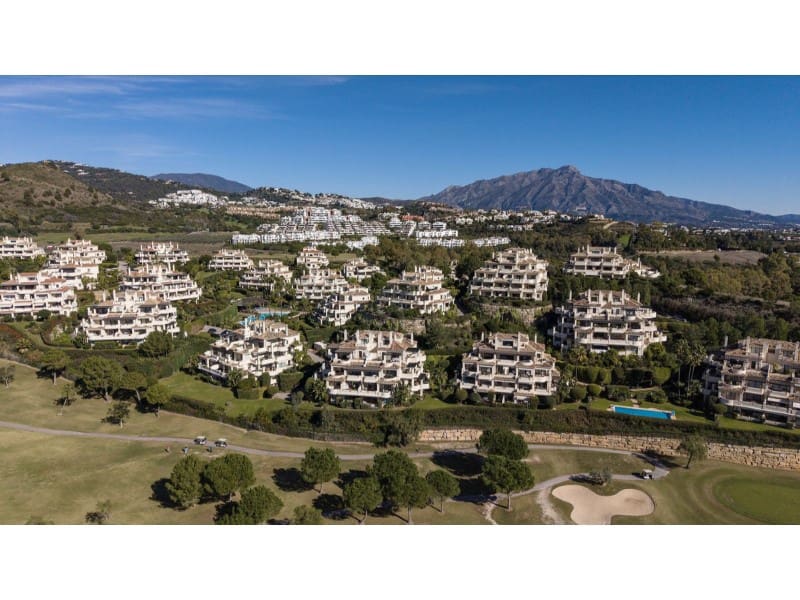 3 chambre Appartement à vendre à Benahavis avec piscine garage - 1 200 000 € (Ref: 9574904)