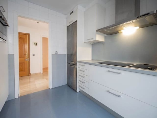 4 camera da letto Appartamento in vendita in Marbella Centro, Marbella con garage - 799.000 € (Rif: 9574908)