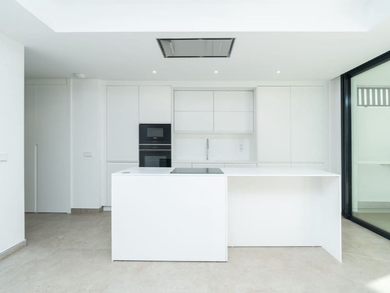 Apartamento de 2 habitaciones en New Golden Mile en venta con piscina - 549.000 € (Ref: 9574914)