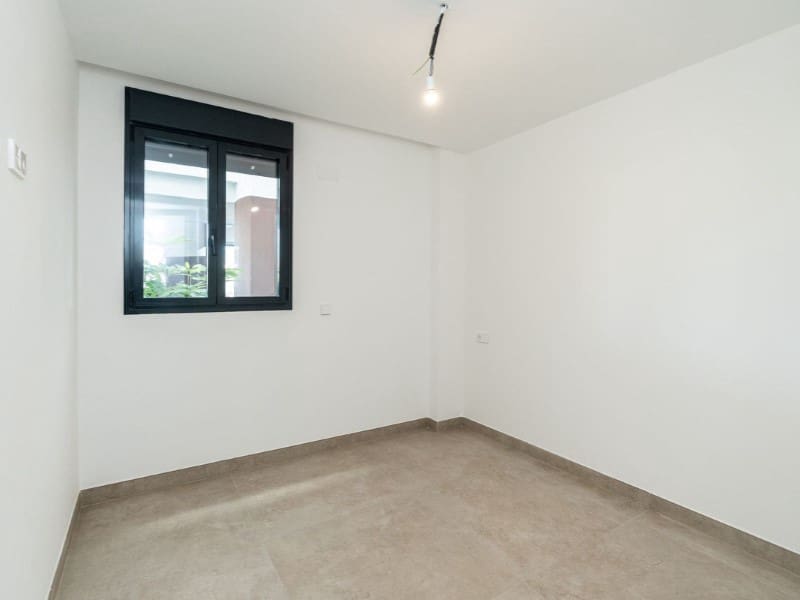 Apartamento de 2 habitaciones en New Golden Mile en venta con piscina - 549.000 € (Ref: 9574914)