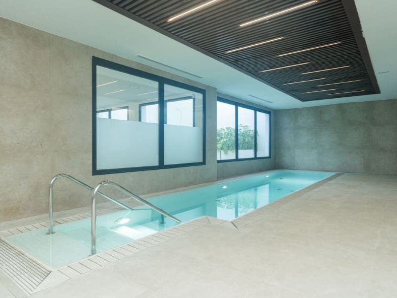 Apartamento de 2 habitaciones en New Golden Mile en venta con piscina - 549.000 € (Ref: 9574914)