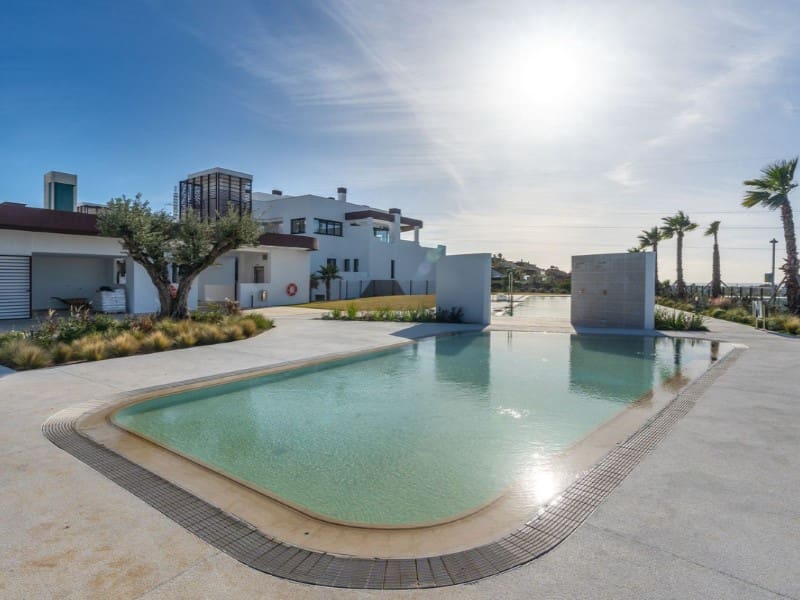 Apartamento de 2 habitaciones en New Golden Mile en venta con piscina - 549.000 € (Ref: 9574914)