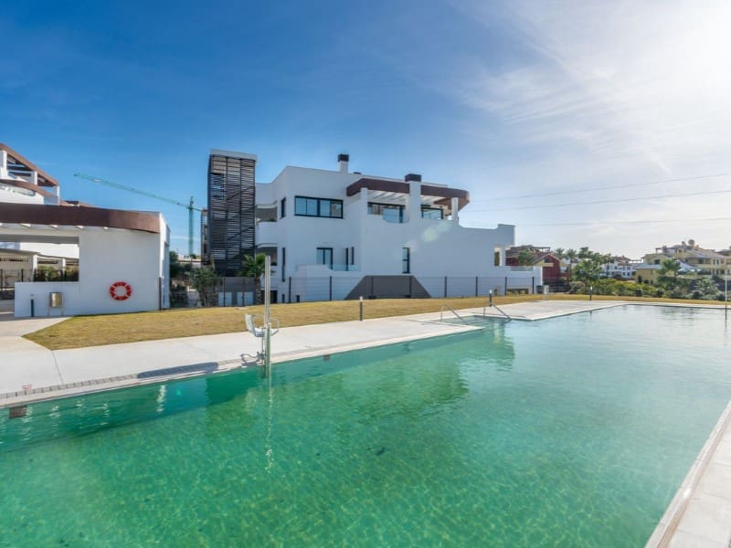 Apartamento de 2 habitaciones en New Golden Mile en venta con piscina - 549.000 € (Ref: 9574914)