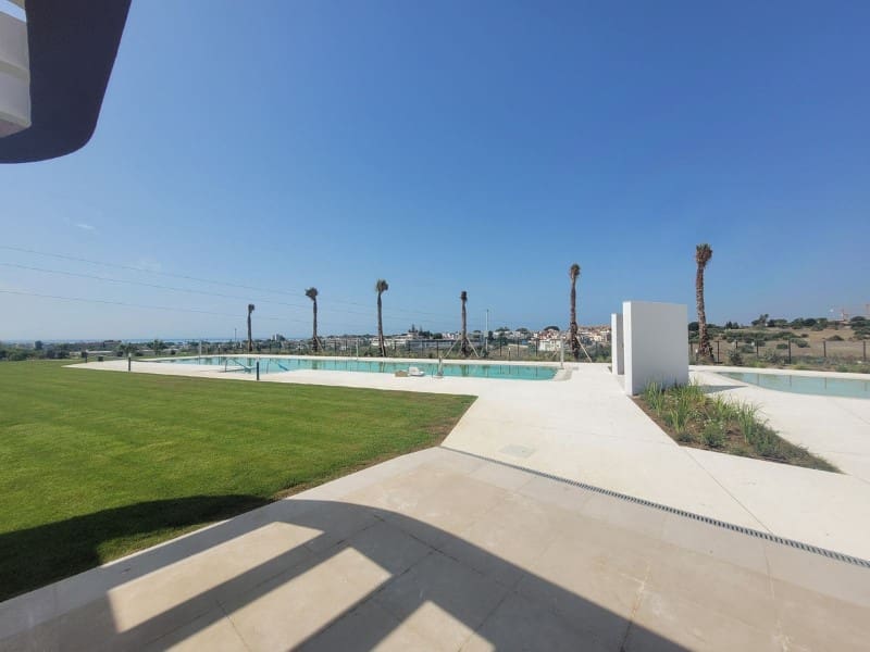 Apartamento de 2 habitaciones en New Golden Mile en venta con piscina - 549.000 € (Ref: 9574914)