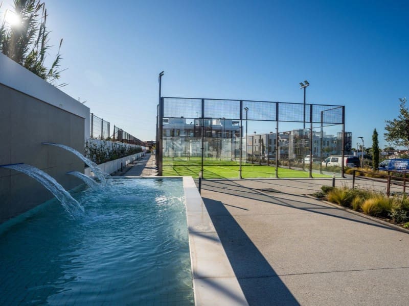 Apartamento de 2 habitaciones en New Golden Mile en venta con piscina - 549.000 € (Ref: 9574914)