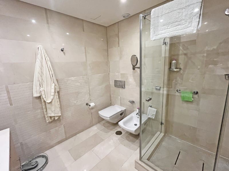 2 slaapkamer Appartement te koop in Los Monteros met zwembad - € 1.350.000 (Ref: 9574915)