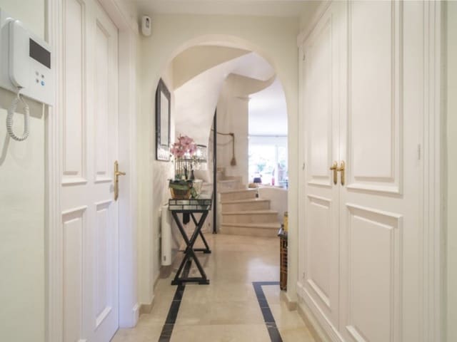 3 sovrum Lägenhet till salu i Rodeo Alto - Guadaiza - La Campana, Marbella med pool - 775 000 € (Ref: 9574923)