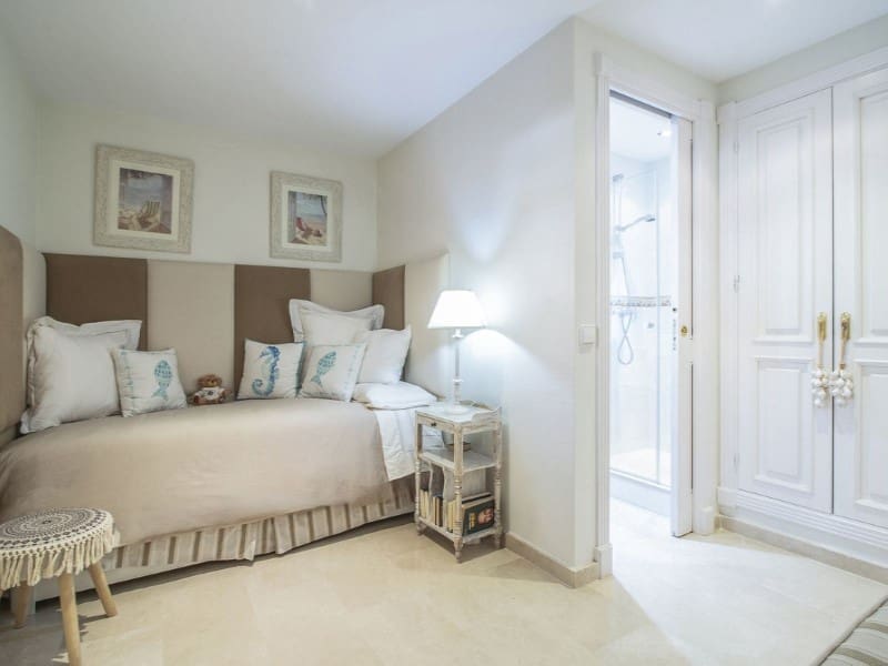 3 sovrum Lägenhet till salu i Nueva Andalucia med pool - 775 000 € (Ref: 9574923)