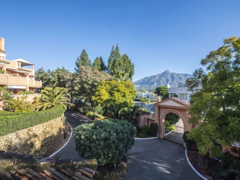 3 sovrum Lägenhet till salu i Nueva Andalucia med pool - 775 000 € (Ref: 9574923)