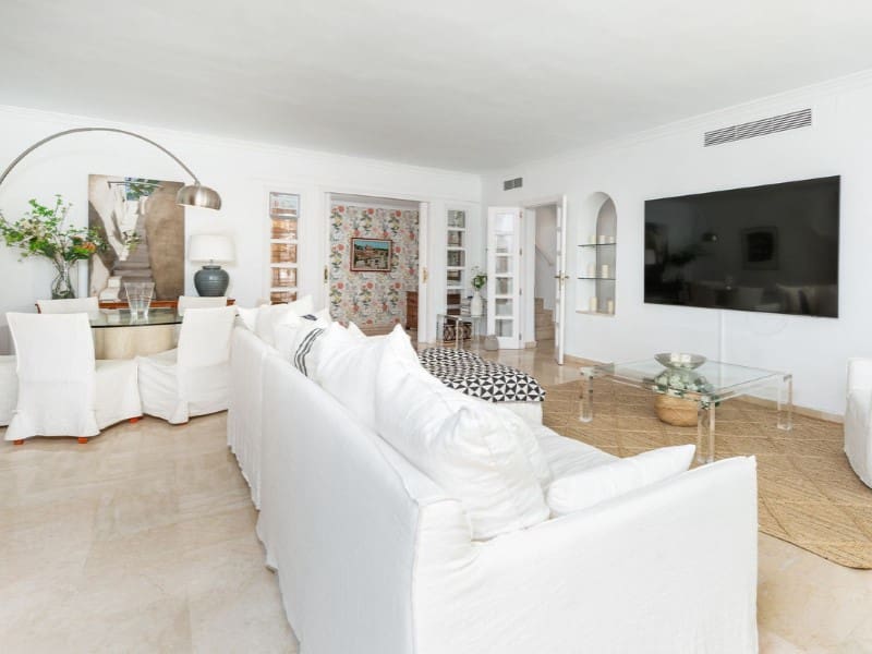 3 slaapkamer Appartement te koop in Los Monteros met zwembad garage - € 2.640.000 (Ref: 9574924)