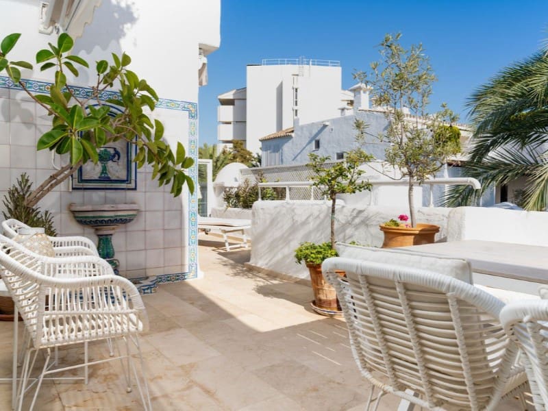 3 slaapkamer Appartement te koop in Los Monteros met zwembad garage - € 2.640.000 (Ref: 9574924)