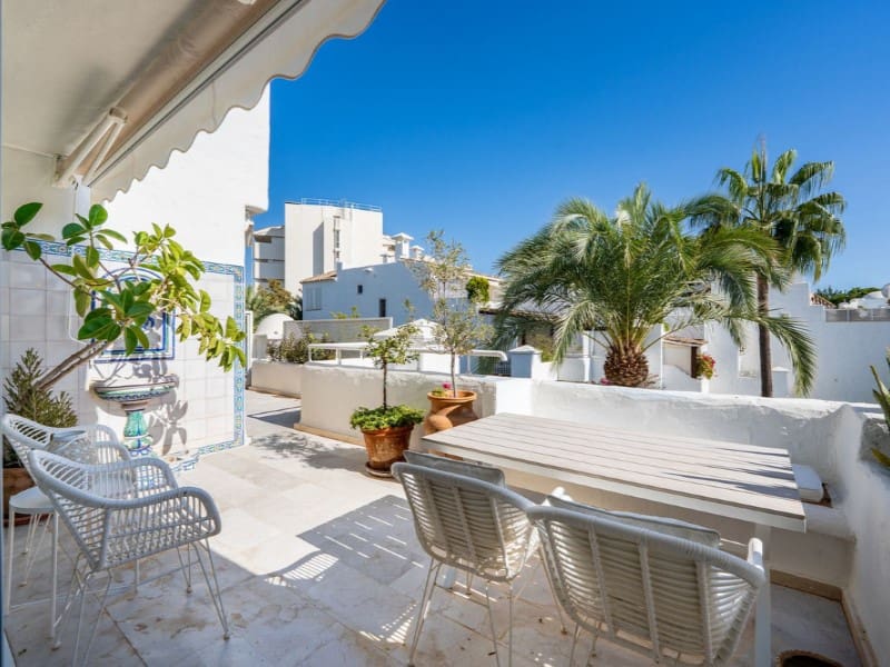 3 slaapkamer Appartement te koop in Los Monteros met zwembad garage - € 2.640.000 (Ref: 9574924)