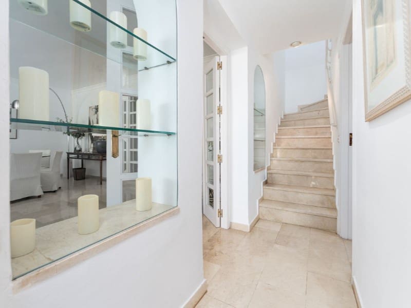 3 slaapkamer Appartement te koop in Los Monteros met zwembad garage - € 2.640.000 (Ref: 9574924)