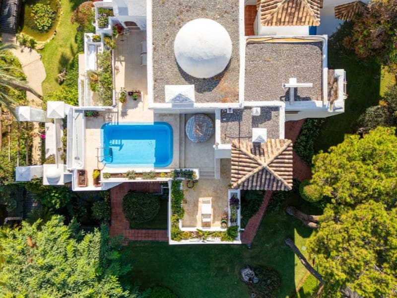 3 slaapkamer Appartement te koop in Los Monteros met zwembad garage - € 2.640.000 (Ref: 9574924)