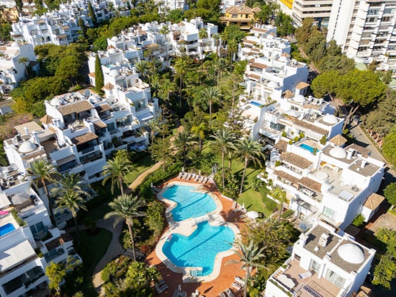 3 slaapkamer Appartement te koop in Los Monteros met zwembad garage - € 2.640.000 (Ref: 9574924)