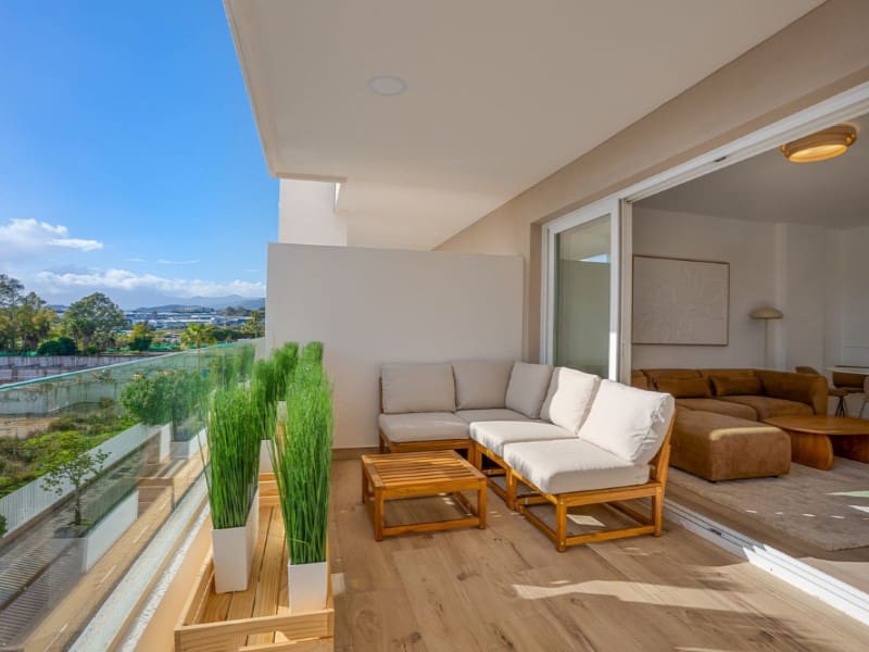 Apartamento de 3 habitaciones en Nueva Andalucia en venta con piscina - 565.000 € (Ref: 9574927)